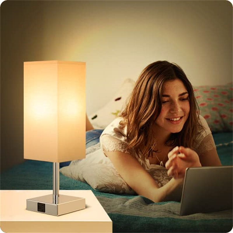 Lingebach Metal USB Table Lamp, White