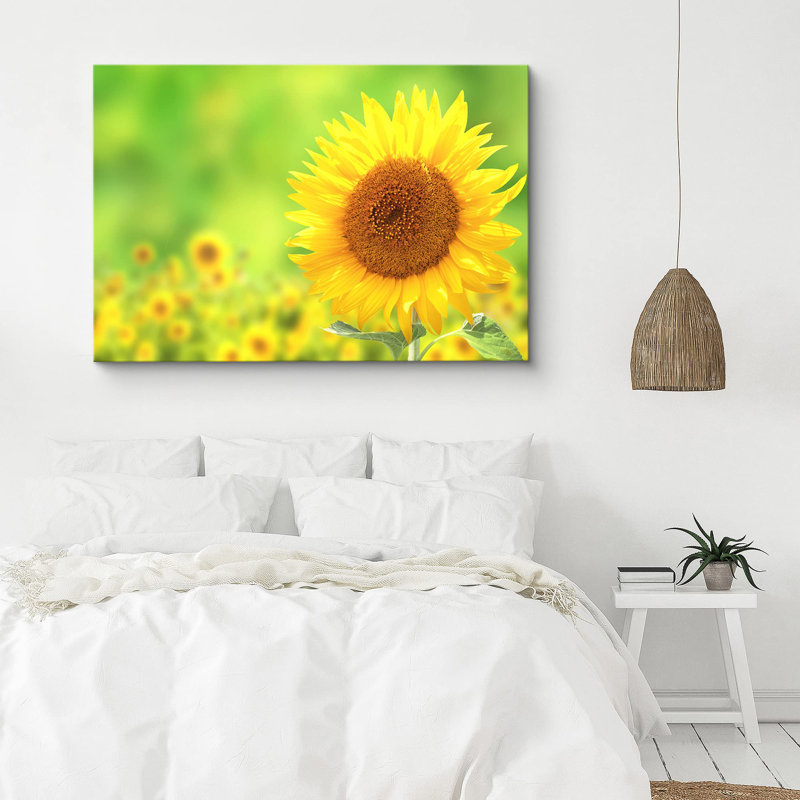 Tournesol «Closure de tournesol avec des plantes à effet bokeh» sur toile, H 32 po x l 48 po