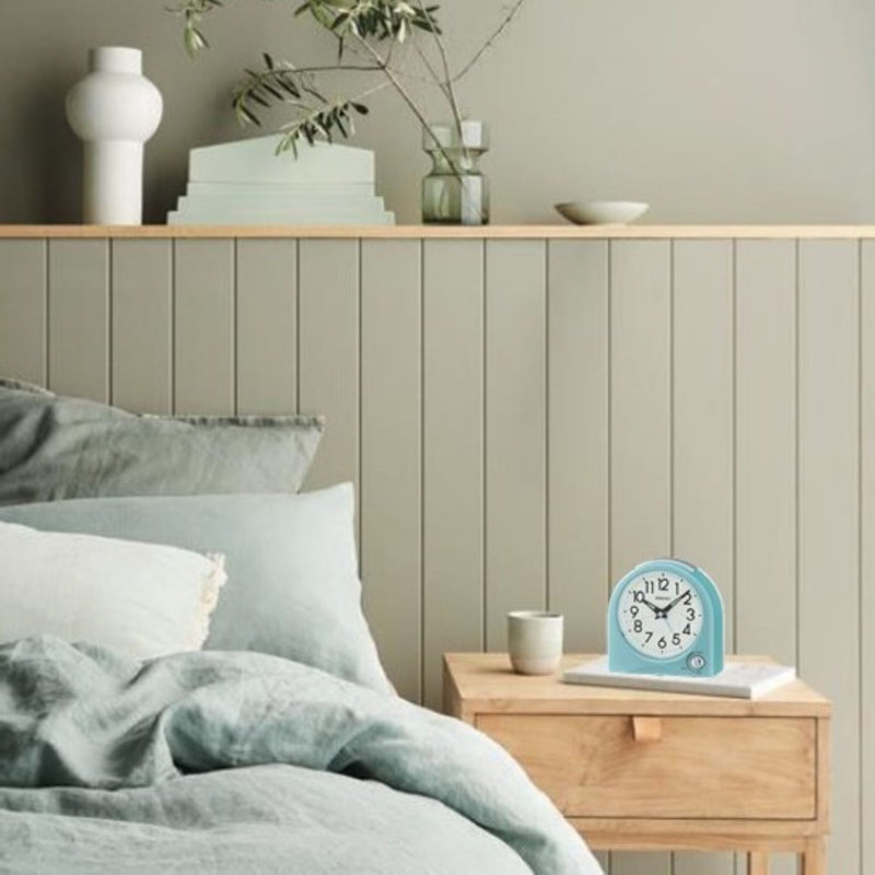 QHE204LLH Alarm Clock, Blue