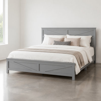 Lit plateforme très grand de style maison de campagne avec tête de lit et pied de lit de style grange, fabrication en bois massif avec cadre renforcé et espace de rangement sous le lit