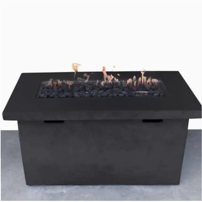 Foyer de table d'extérieur au propane en béton renforcé de fibres de 25 po de hauteur x 42 po de largeur