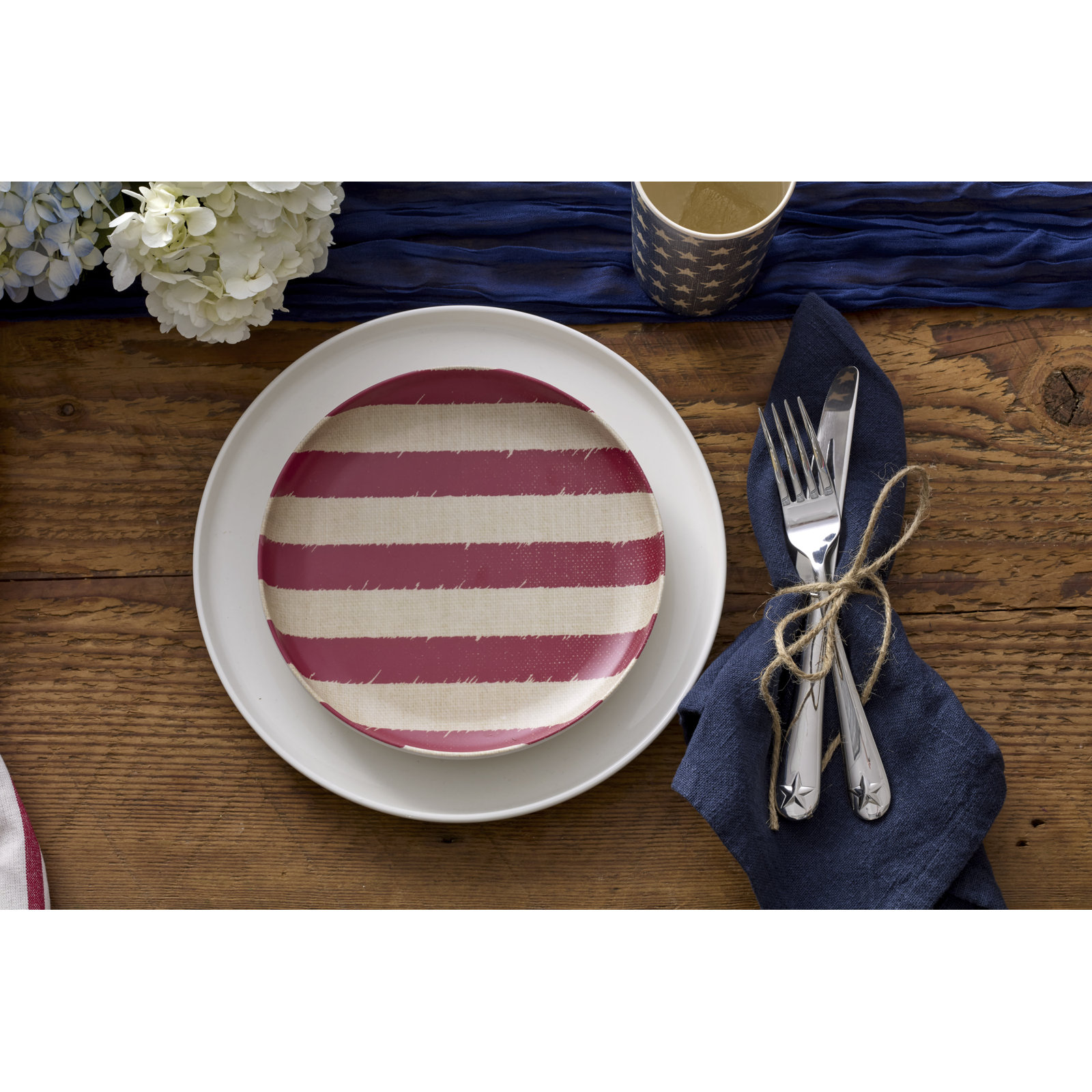 Oneida Vintage Americana Accent Plates - Set Of 4