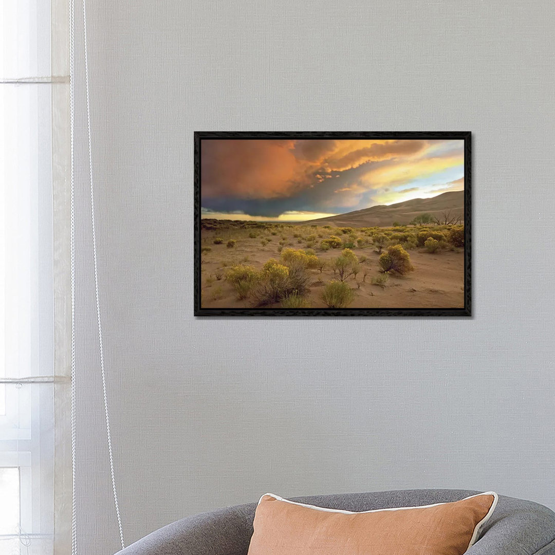 Sturmwolken über dem Great Sand Dunes National Monument, Colorado von Tim Fitzharris - Galerie-verpackte Leinwand Giclée