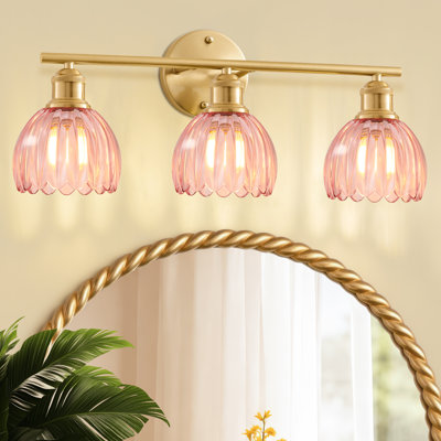 Applique murale à 3 lumières en or brossé avec abat-jour en verre rose tulipe pour salle de bain, chambre ou salon.