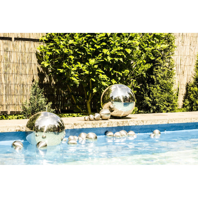 Alicia-Jaime Metal Gazing Ball
