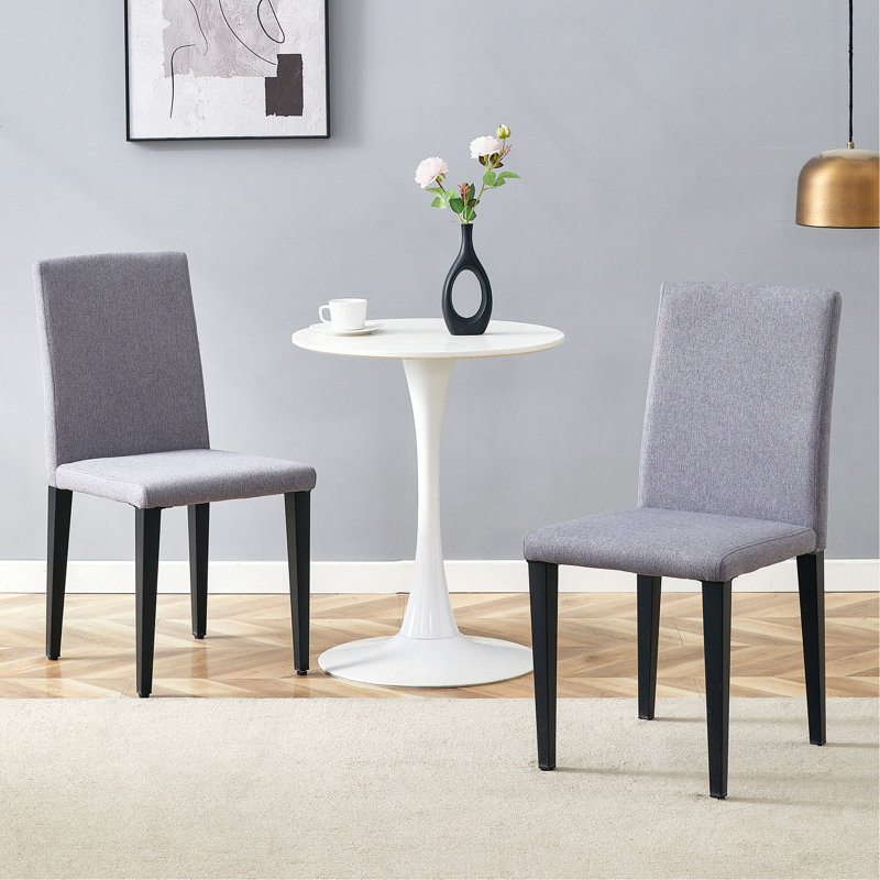 Deux chaises de salle à manger en lin et coton gris clair, simples et polyvalentes, confortables et accompagnées. Des chaises de salle à manger exquises et polyvalentes offrent une nouvelle expérience confortable. (Ensemble de 2)