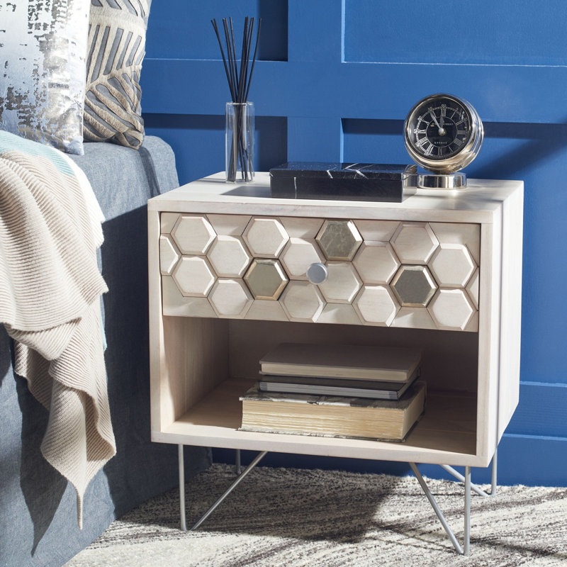 Elegant Kershaw Walnut 19.1'' W Nightstand – Stylish Contemporary Design with Carved Drawer & Brass, Ivory