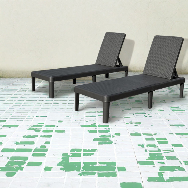 Ensemble de chaises longues réglables en résine, design moderne pour le confort extérieur