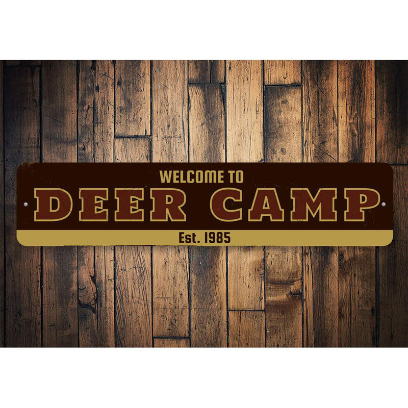 Plaque en aluminium Welcome Deer Camp, H 4 po x l 18 po x P 0,04 po