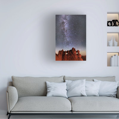 Art mural sur toile tendue - Art mural «Starfield Over Rocks» par Royce Bair pour le salon, la chambre à coucher ou le bureau - 22 x 32