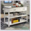 Chariot de cuisine blanc durable avec deux tiroirs et tablettes ouvertes pour un rangement efficace