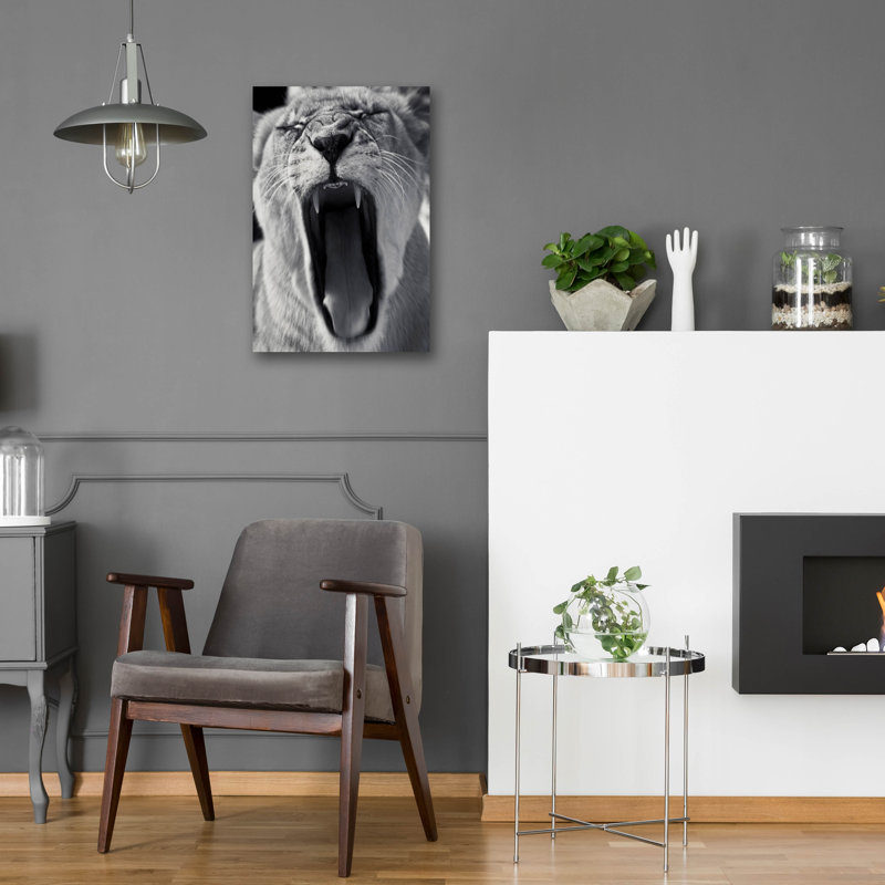 «An Attack» par SD Smart de Latitude Run, art mural en verre acrylique, 12 po x 16 po, H 24 po x l 16 po x P 0,2 po