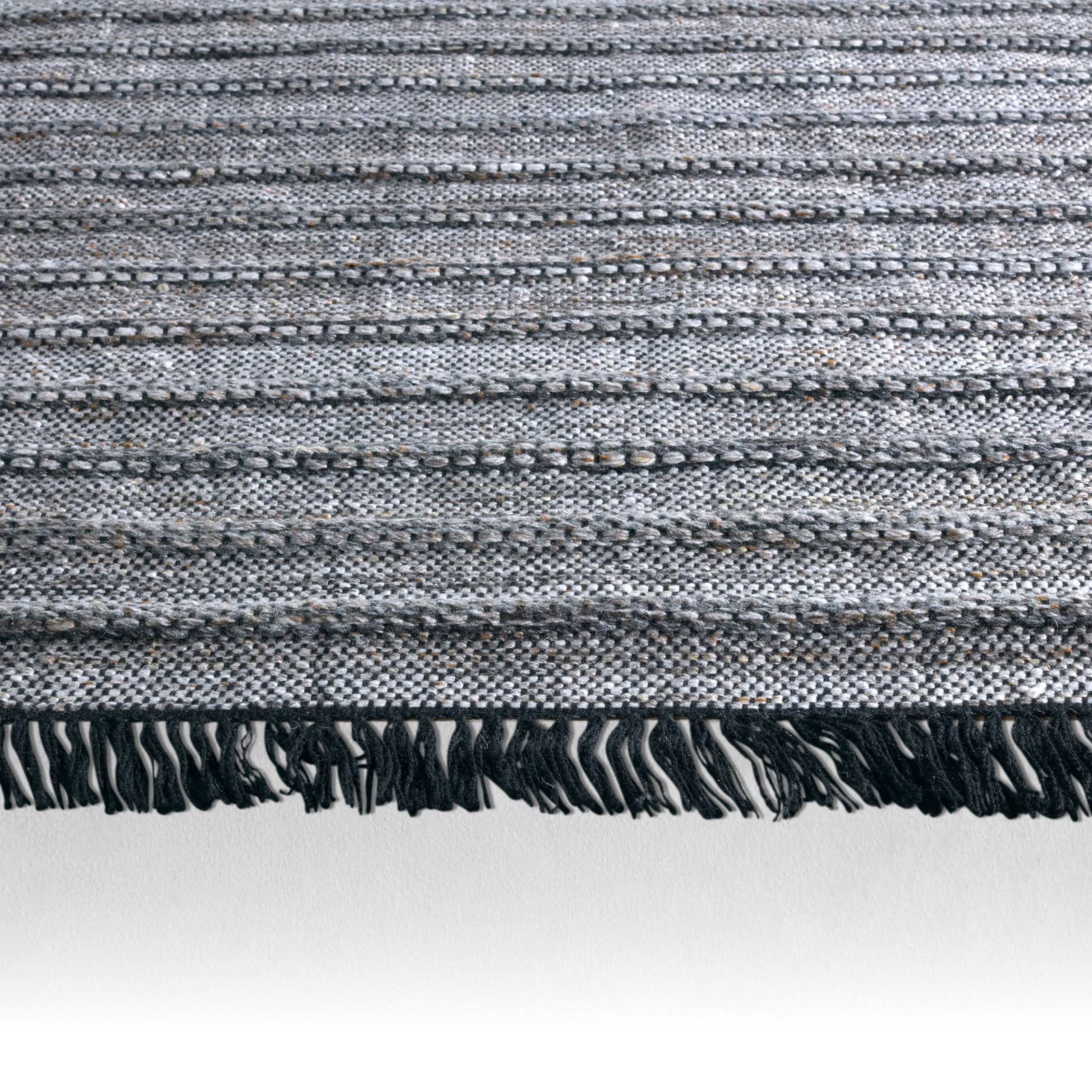 Graham Handmade Recycled P.E.T Black/Gray/Brown Indoor/Outdoor Rug, Rectangle 5' x 8'