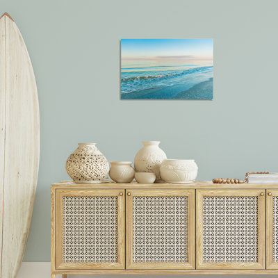 «Serene Waves at Sunrise Canvas», conception par Mary Lou Johnson
