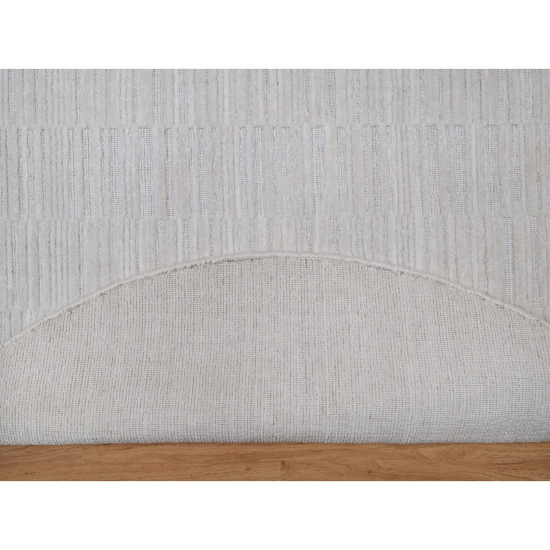 Tapis oriental texturé 5 pi x 5 pi blanc tissé à la main à motif marguerite moderne de 5 pi x 5 pi Striee