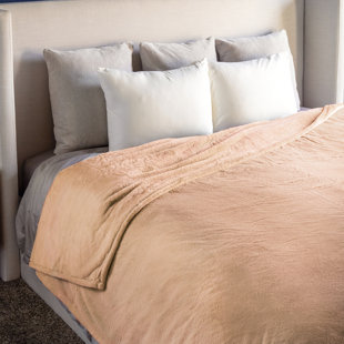 HGTV Super Luxe Faux Fur Throw Blanket Nomadic Desert