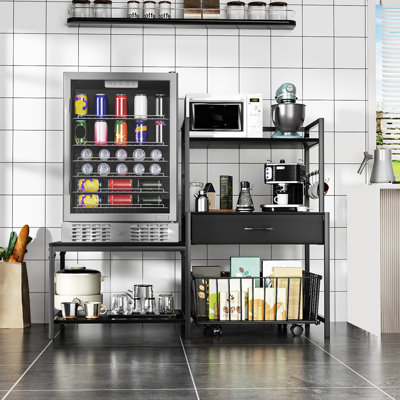 Mini-support de réfrigérateur avec panier de rangement mobile, mini-support de réfrigérateur avec tablettes, table de réfrigérateur à vin robuste avec prise d'alimentation pour un usage domestique (noir)