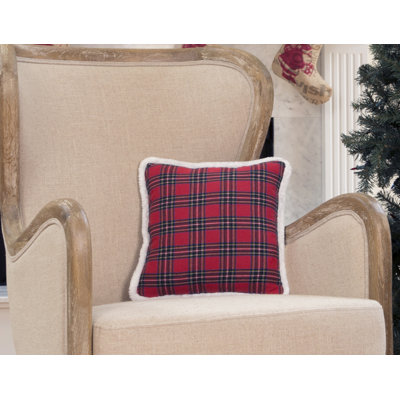 Oreiller classique à carreaux de Noël avec bordure en fausse fourrure, 13,5 par 13,5 po