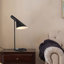 Lampe de table moderne et noire Timeless
