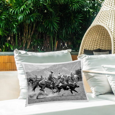 Coussin d'extérieur arrondi Rodeo Bovins par Jerry Cowart