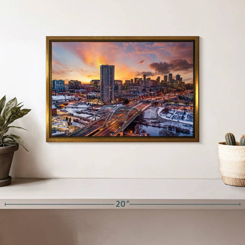 Coucher de soleil d'hiver à Denver, Cadre flottant doré, 13 po x 9 po