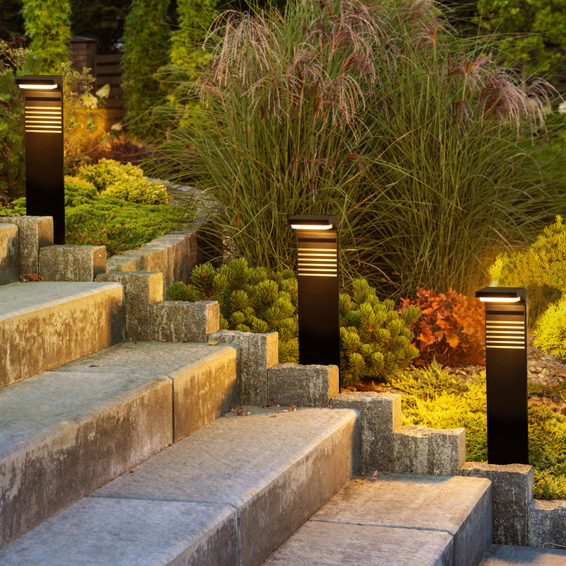 Solar Powered Integrated LED Pathway Light Kit, Warm