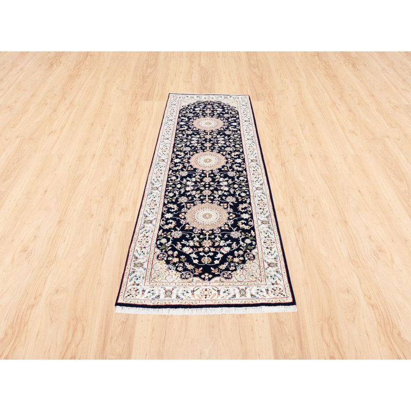 Tapis de couloir oriental 2 pi 8 po x 8 po Nain en laine et soie 250 KPSI 1A6968000707495887A2FC6B1E8446B8