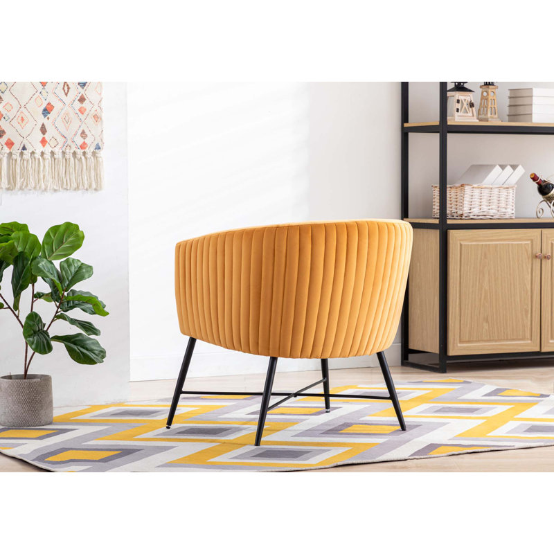 Chaise d'appoint rembourrée en velours jaune moutarde avec pieds en métal noir, siège de salon élégant pour adultes