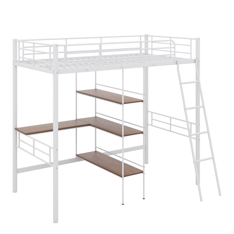 Un lit mezzanine en métal de taille simple avec un bureau intégré et des tablettes pour plus de fonctionnalité et de commodité