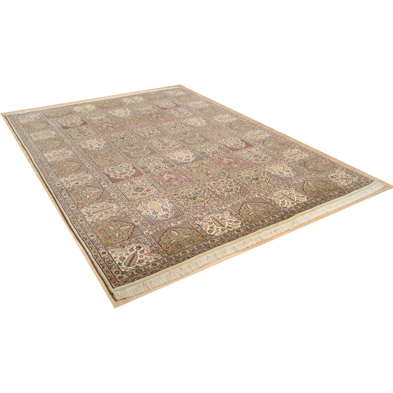 Classic Knotted Rug in Brown, 170 x 240 cm