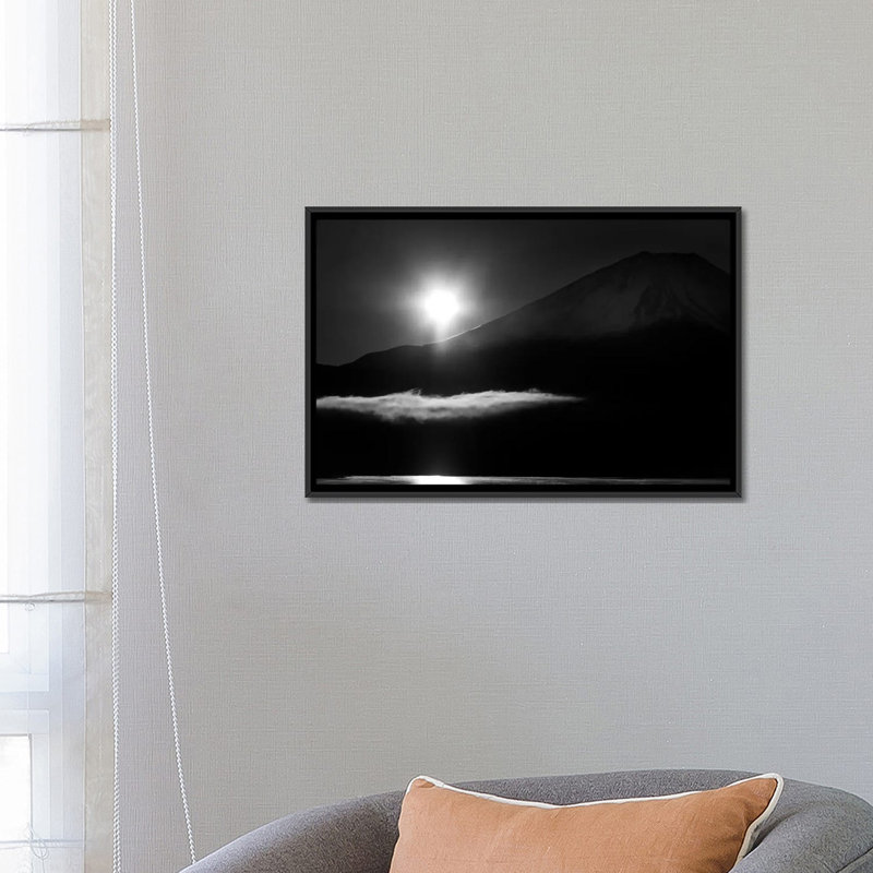 «Light and Darkness», impression sur toile, H 18 po x l 26 po x P 1,5 po, Toile encadrée noire, Pas de tapis