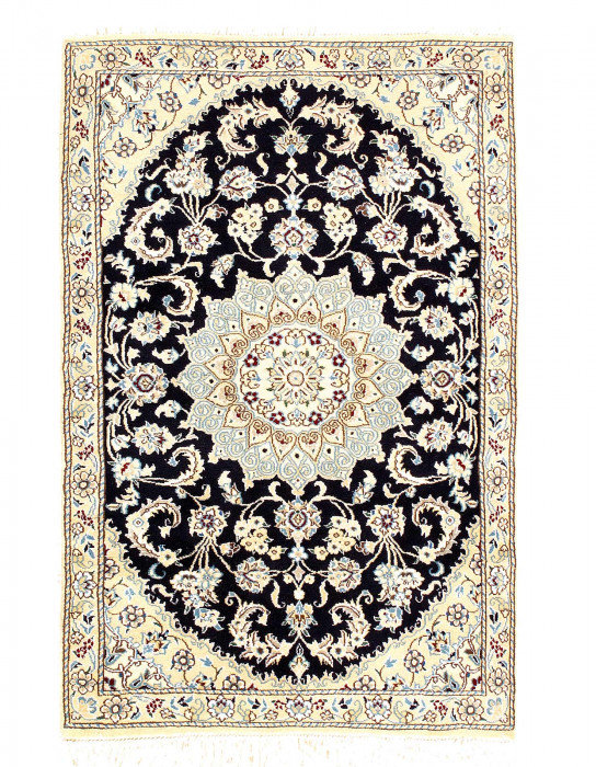 Tapis rectangulaire en laine et en soie Ikia 4 pi 6 po x 2 pi 11 po bleu marine