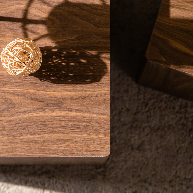 2 tables basses gigognes cubiques modernes en noyer, design grain de bois, gain de place, idéales pour les appartements, avec autocollant, parfaites pour les petits espaces