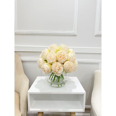 Arrangement artificiel de grandes pivoines