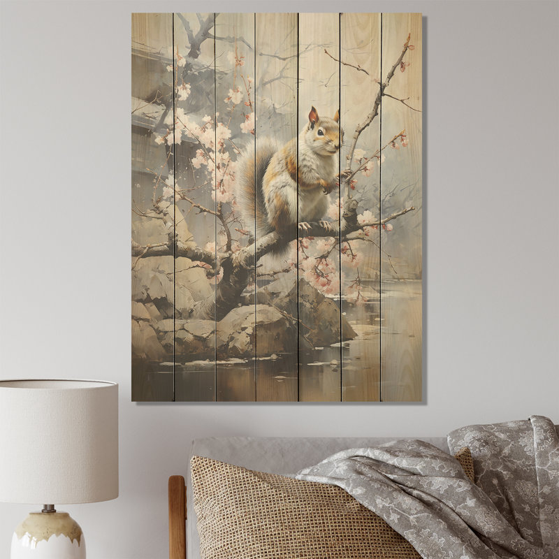 Écureuil brun sur fond de cerisier rose I - animal écureuil sur bois, H 44 po x l 34 po