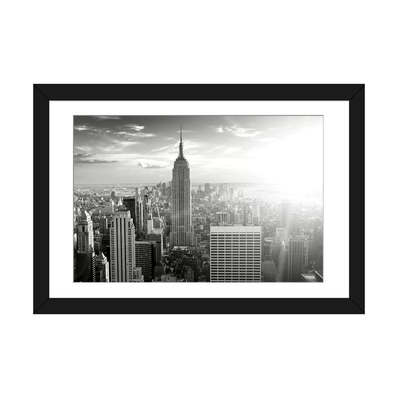 New York par PhotoINC Studio - reproduction de photo sur toile tendue, H 24 po x l 32 po x P 1 po, Papier d'art encadré noir