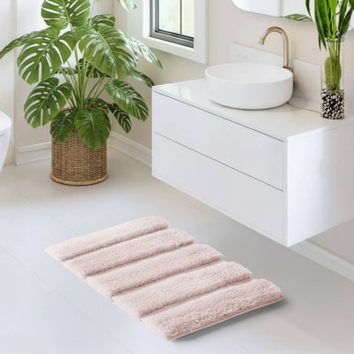 Madison Park Tufted Pearl Channel Blush 1500 GSM Textured 17x24'' Bath Rug