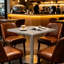 Table bistro tulipe ronde et moderne avec plateau en faux marbre, structure en métal robuste et facile à assembler-146632301-146632302