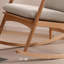 Chaise berçante en bois massif Nordic