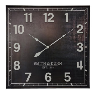 Horloge murale en bois manufacturé