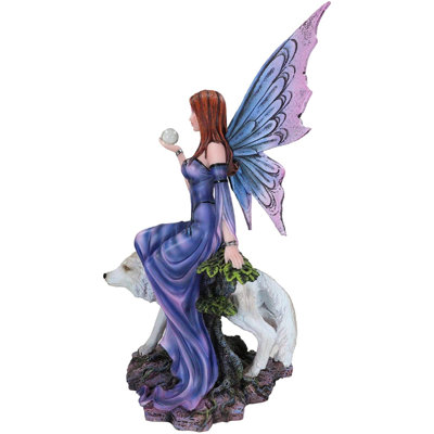 Figurine Amarrion perçant une fée sur un arbre de vie avec un loup des neiges géant