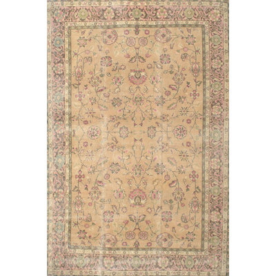 Tapis traditionnel veston beige