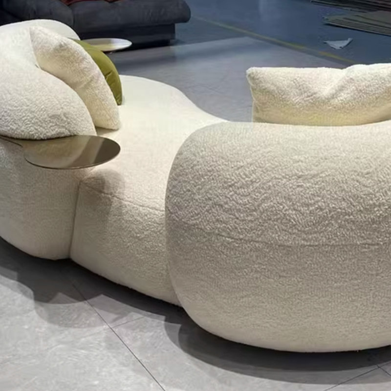Canapé incurvé léger et luxueux de style crème clair, H 28,34 po x l 110,23 po x P 47,24 po