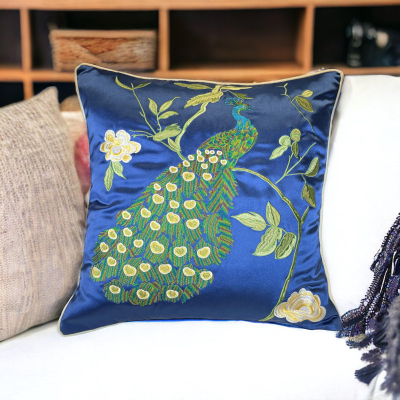 Housse de coussin réversible brodée en satin