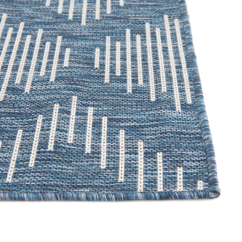 Wallington Geometric Machine Woven Polypropylene Area Rug in Blue, Rectangle 7' x 10'