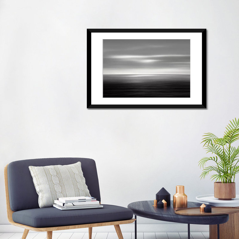 « on the sea i », reproduction de photo sur toile, H 24 po x l 32 po x P 1 po, Papier d'art encadré noir, Blanc