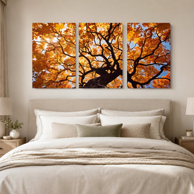 «Golden Autumn Tree Branches Against Blue Sky», ensemble de 3 toiles murales