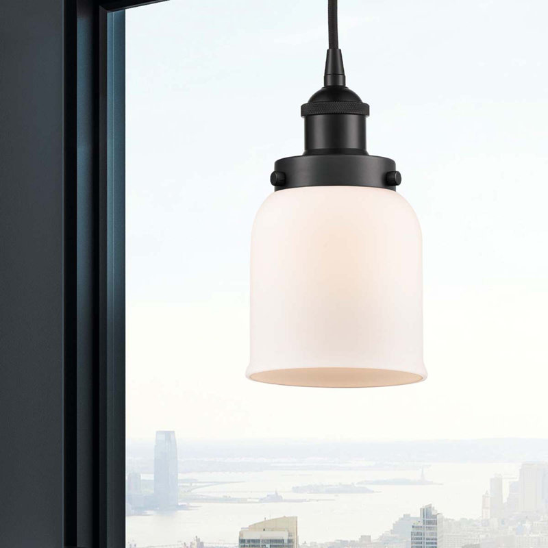 Luminaire suspendu en forme de cloche à 1 lumière Bostonia, Blanc, H 9,5 po x l 5 po x P 5 po, Noir mat