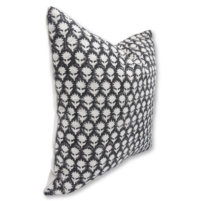 Housse de coussin élégante faite à la main avec coussin en lin doux, 18 po x 18 po, Noir, blanc / floral 3, Carrée