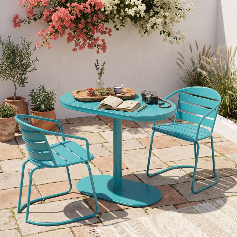 Ensemble de salle à manger bistro moderne de 3 pièces pour l'extérieur, comprenant une table de patio et 2 chaises avec une finition mate et un siège à lattes.